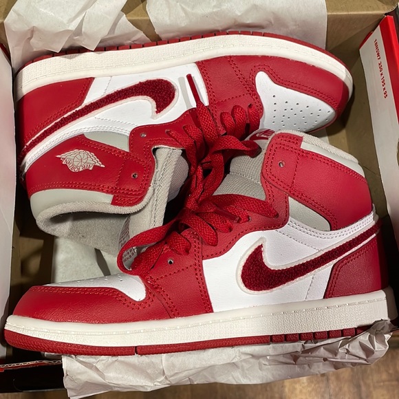 Nike Shoes - Picture 1 of 6